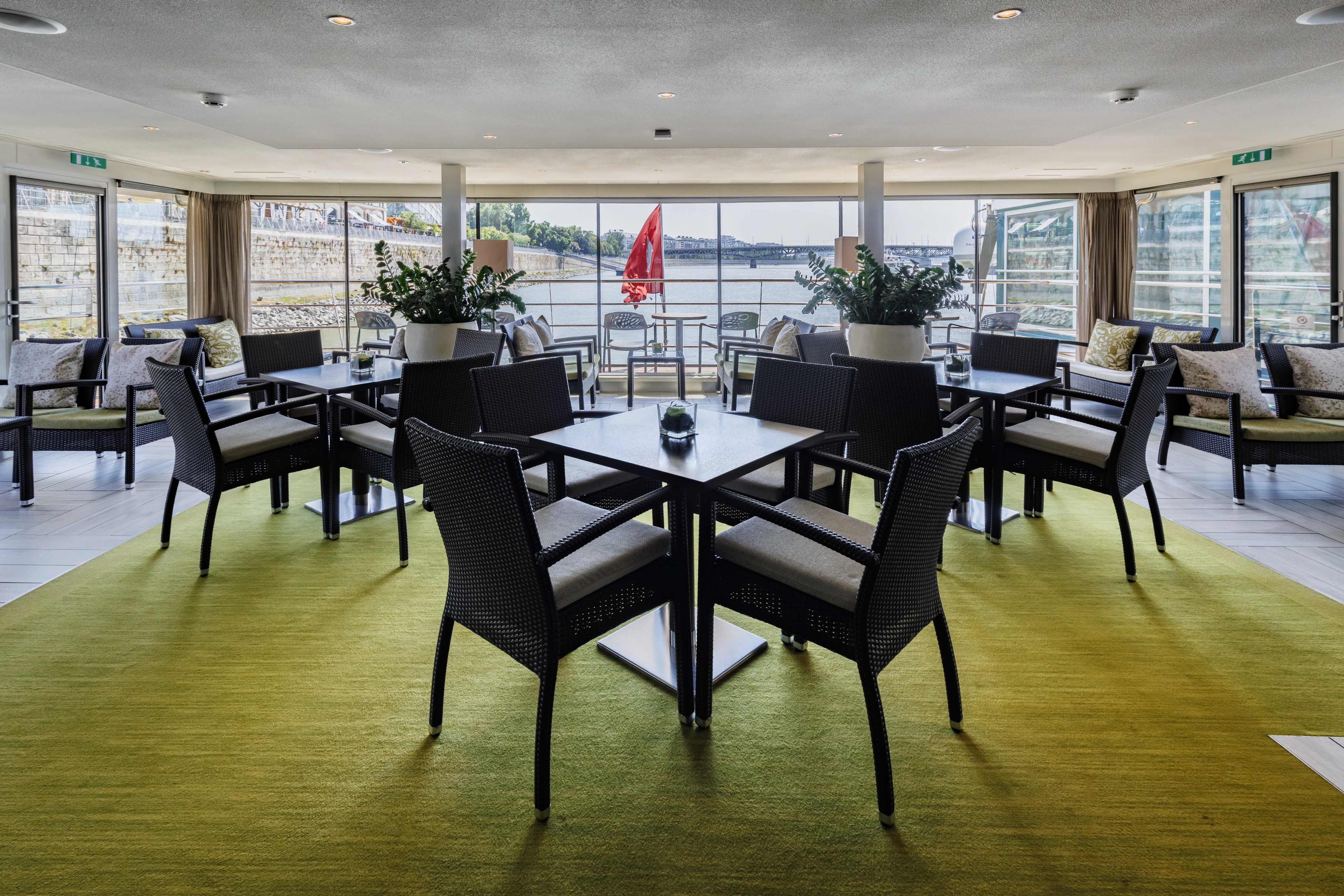 Avalon Impression - Club Lounge